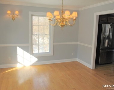 1260 Cutspring Road - Photo Thumbnail 5