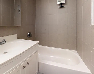 1485 1st Avenue - Photo Thumbnail 3