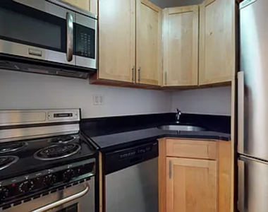 1485 1st Avenue - Photo Thumbnail 2