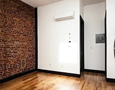758 Putnam Avenue - Photo Thumbnail 3