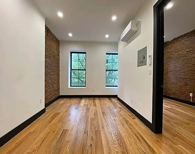 758 Putnam Avenue - Photo Thumbnail 5