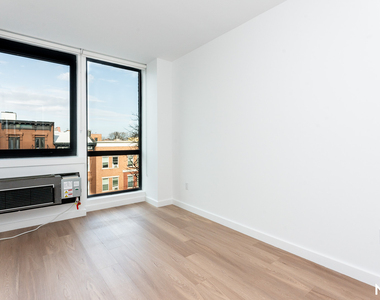 654 Madison St - Photo Thumbnail 4
