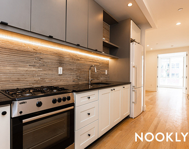 87 Montrose Ave - Photo Thumbnail 11