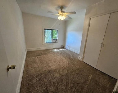 1907 Delaware Ave - Photo Thumbnail 4