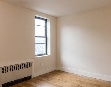 338 Melrose St - Photo Thumbnail 3