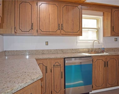 905 Burchfield Rd - Photo Thumbnail 7