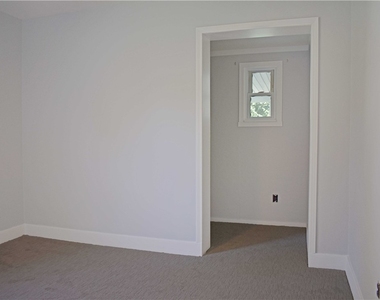 905 Burchfield Rd - Photo Thumbnail 12