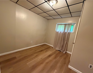 735 Athalia St - Photo Thumbnail 17
