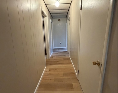 735 Athalia St - Photo Thumbnail 8