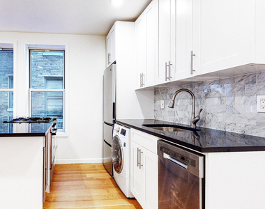357 Edgecombe Avenue - Photo Thumbnail 2