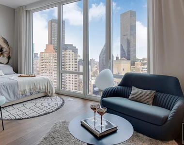 222 East 44th Street - Photo Thumbnail 1