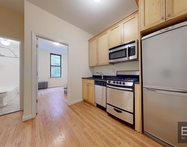 East 7th Street - Photo Thumbnail 1