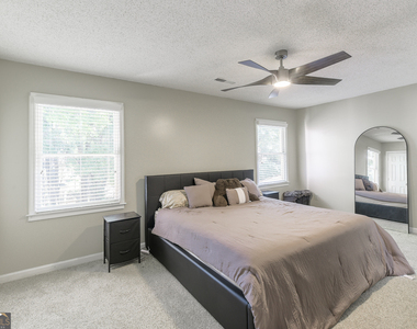 1022 Oaks Parkway Se - Photo Thumbnail 7