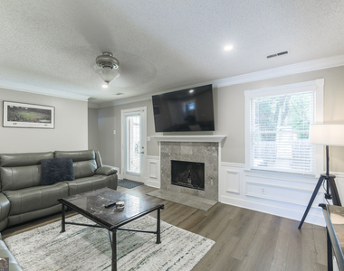 1022 Oaks Parkway Se - Photo Thumbnail 3
