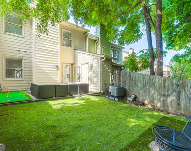 1022 Oaks Parkway Se - Photo Thumbnail 5
