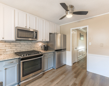 1022 Oaks Parkway Se - Photo Thumbnail 1
