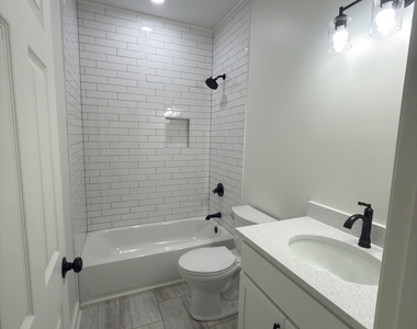 294 Moreland Avenue - Photo Thumbnail 8