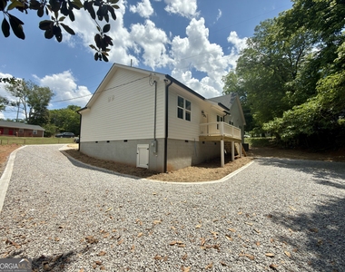 294 Moreland Avenue - Photo Thumbnail 15