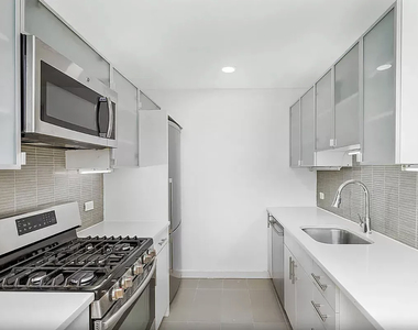 222 East 111th Street - Photo Thumbnail 2