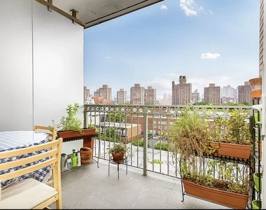 222 East 111th Street - Photo Thumbnail 7