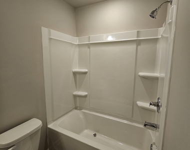 4 Silver Lane - Photo Thumbnail 14