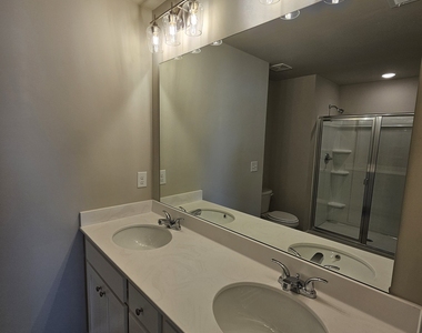 4 Silver Lane - Photo Thumbnail 18