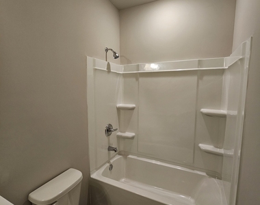 4 Silver Lane - Photo Thumbnail 3