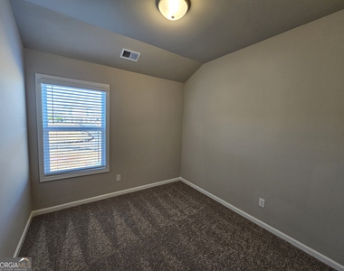 4 Silver Lane - Photo Thumbnail 13