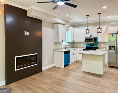 232 Brad Street - Photo Thumbnail 3