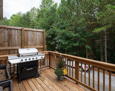 819 Ash Street - Photo Thumbnail 24