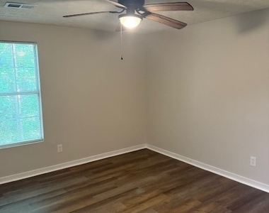 104 N Meade Drive - Photo Thumbnail 11