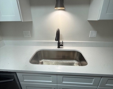 104 N Meade Drive - Photo Thumbnail 4