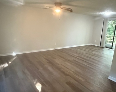 104 N Meade Drive - Photo Thumbnail 9