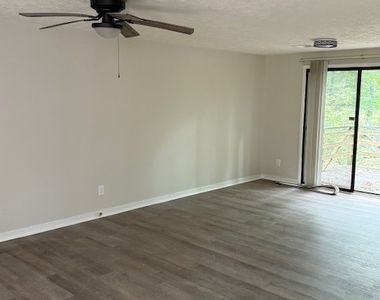 104 N Meade Drive - Photo Thumbnail 1