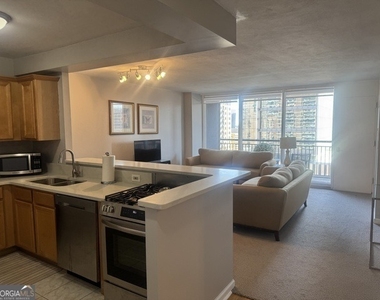 620 Peachtree Street Ne - Photo Thumbnail 4