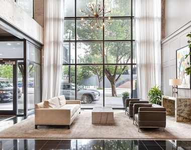 620 Peachtree Street Ne - Photo Thumbnail 3