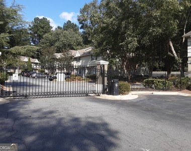 6900 Roswell Road - Photo Thumbnail 7