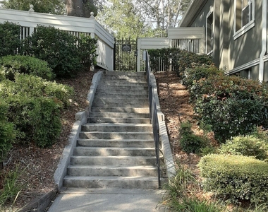 6900 Roswell Road - Photo Thumbnail 4
