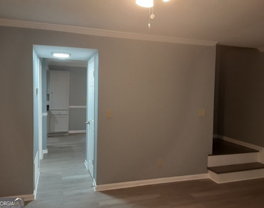 6900 Roswell Road - Photo Thumbnail 20