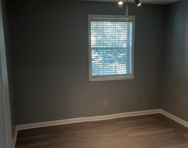 6900 Roswell Road - Photo Thumbnail 16