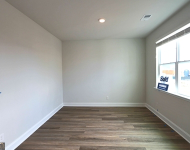 121 Buckeye Road - Photo Thumbnail 3