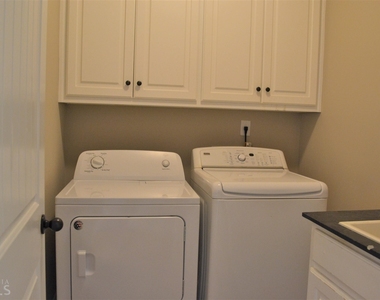1450 Ashbury Park Drive - Photo Thumbnail 6