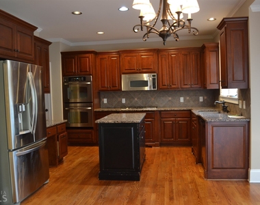 1450 Ashbury Park Drive - Photo Thumbnail 5
