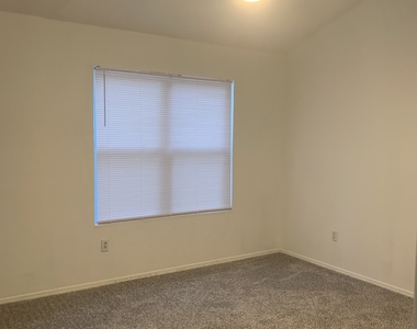 6182 Saint Charles Court - Photo Thumbnail 7