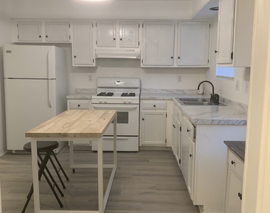 6182 Saint Charles Court - Photo Thumbnail 5