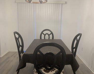 6182 Saint Charles Court - Photo Thumbnail 4