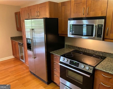 3125 Colonial Way - Photo Thumbnail 6