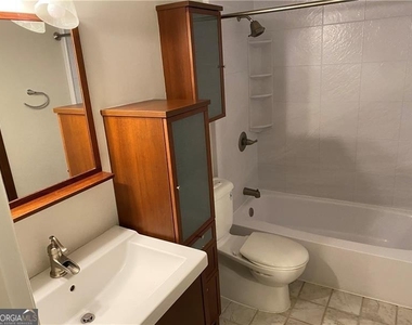 3125 Colonial Way - Photo Thumbnail 8