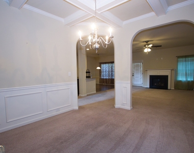 793 Kaitlyn Drive - Photo Thumbnail 8