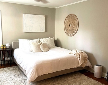 1380 Monroe Drive Ne - Photo Thumbnail 8